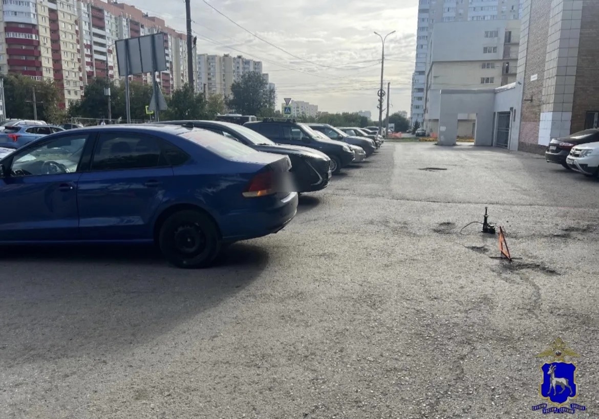 В Тольятти мужчина на "Гранте" сбил пожилую женщину на тротуаре