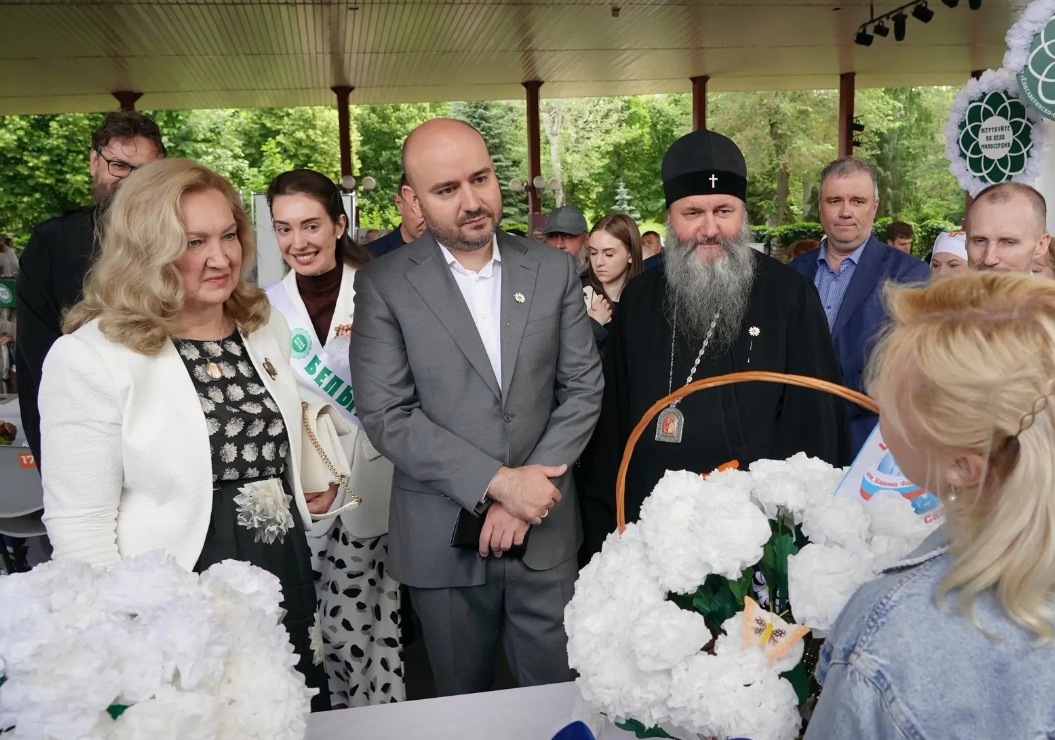 Вячеслав Федорищев принял участие в благотворительной акции "День белого цветка"
