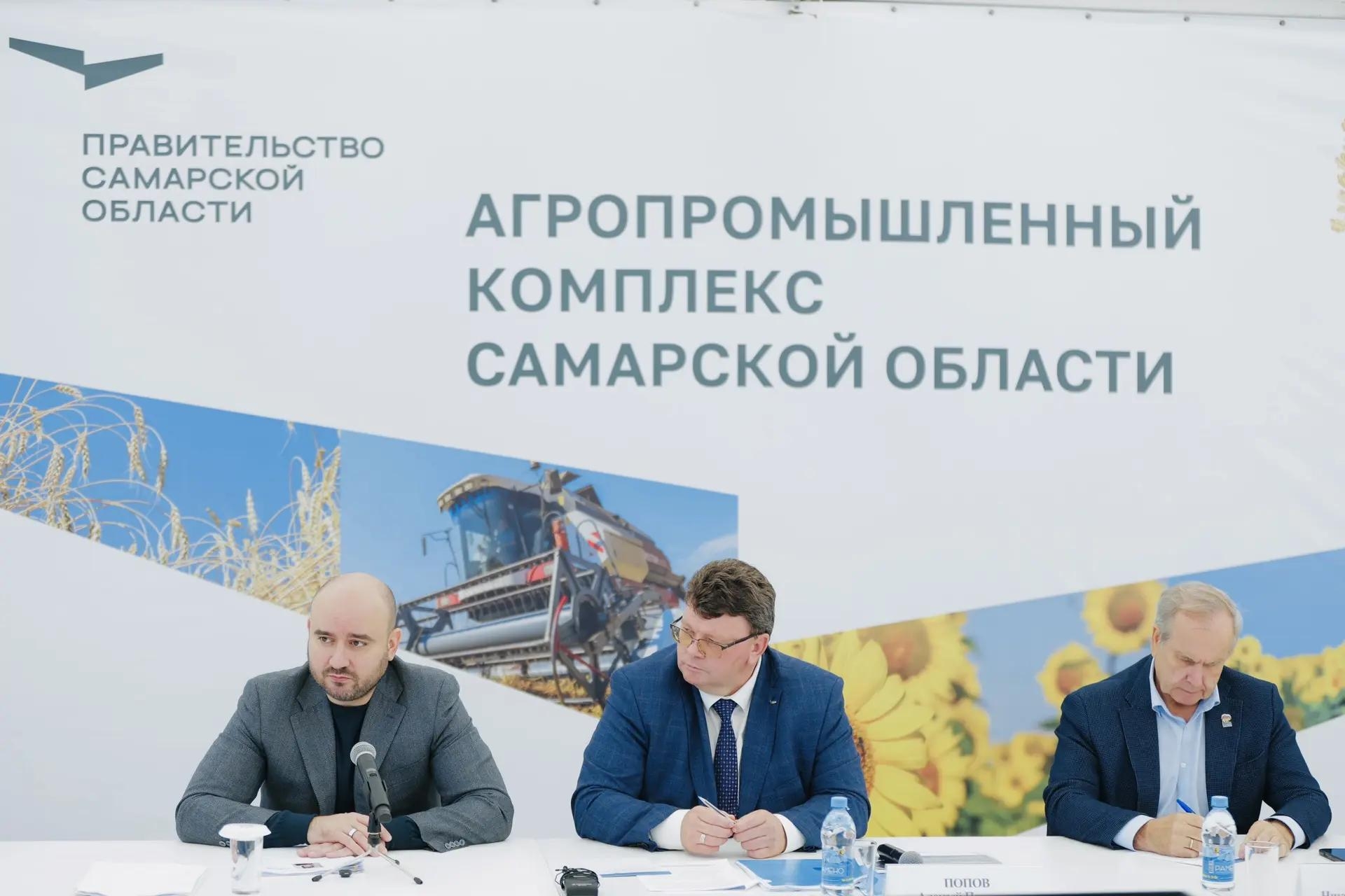 Вячеслав Федорищев встретился с аграриями в полях Красноярского района