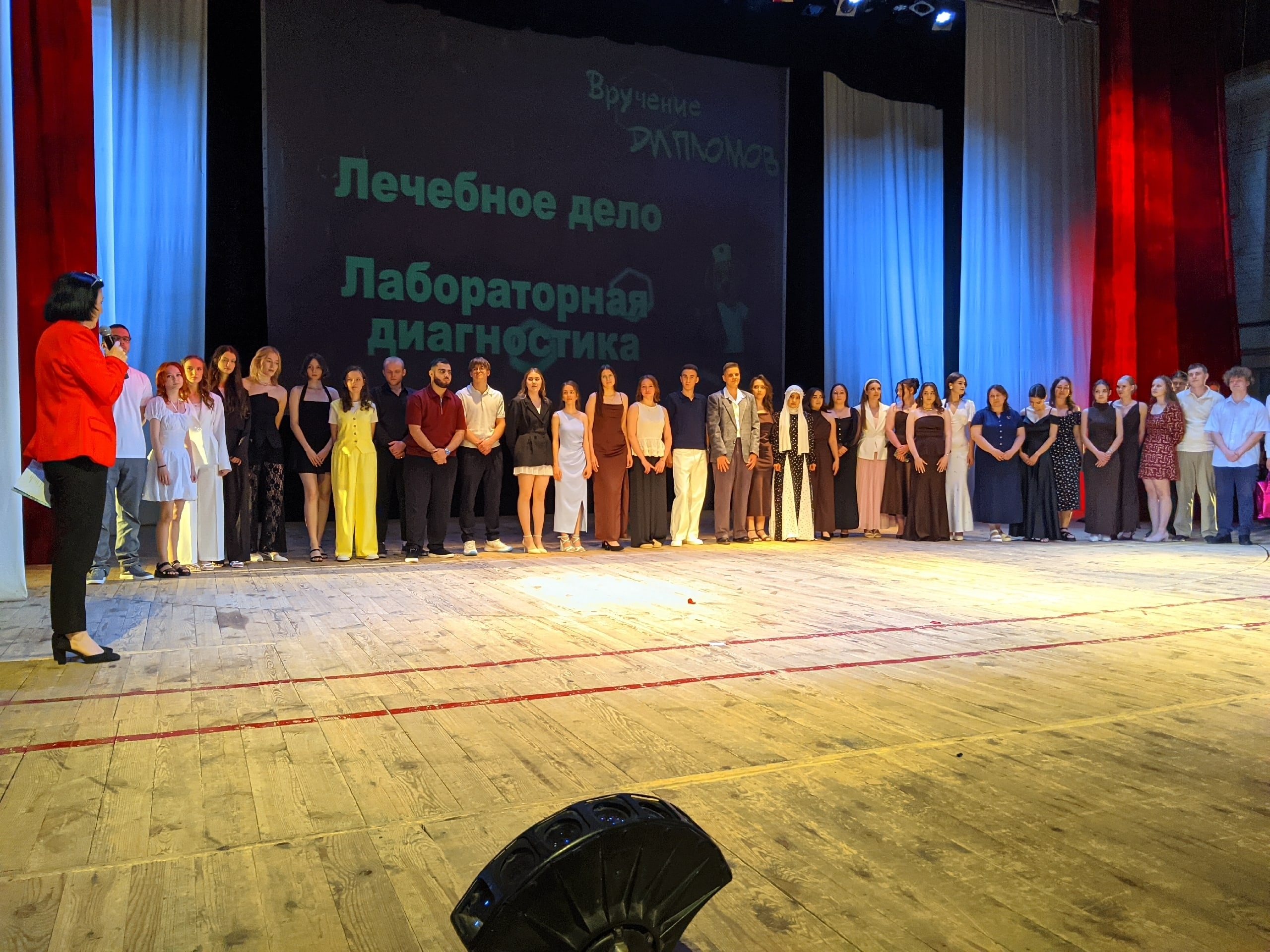 В Тольятти выпустили поток новых фельдшеров, акушеров, медсестер и лаборантов