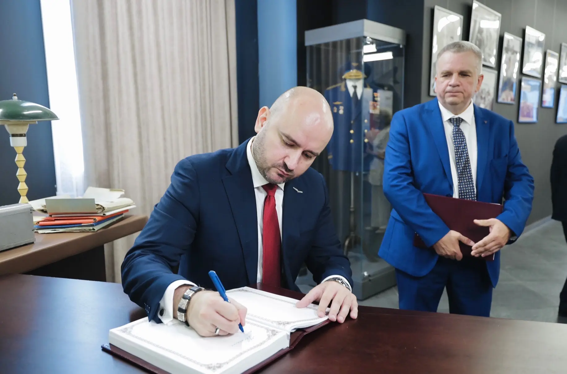 Вячеслав Федорищев вручил награды работникам опытно-конструкторского бюро "ОДК-Кузнецов"