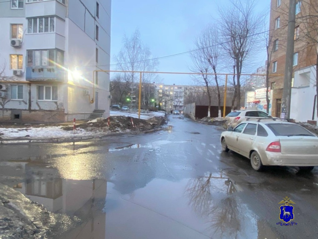 В Тольятти иномарка влетела под щетку КамАЗа