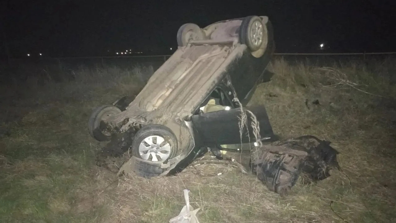 Человек в больнице: в Хворостянском районе Kia Rio слетела с дороги и опрокинулась