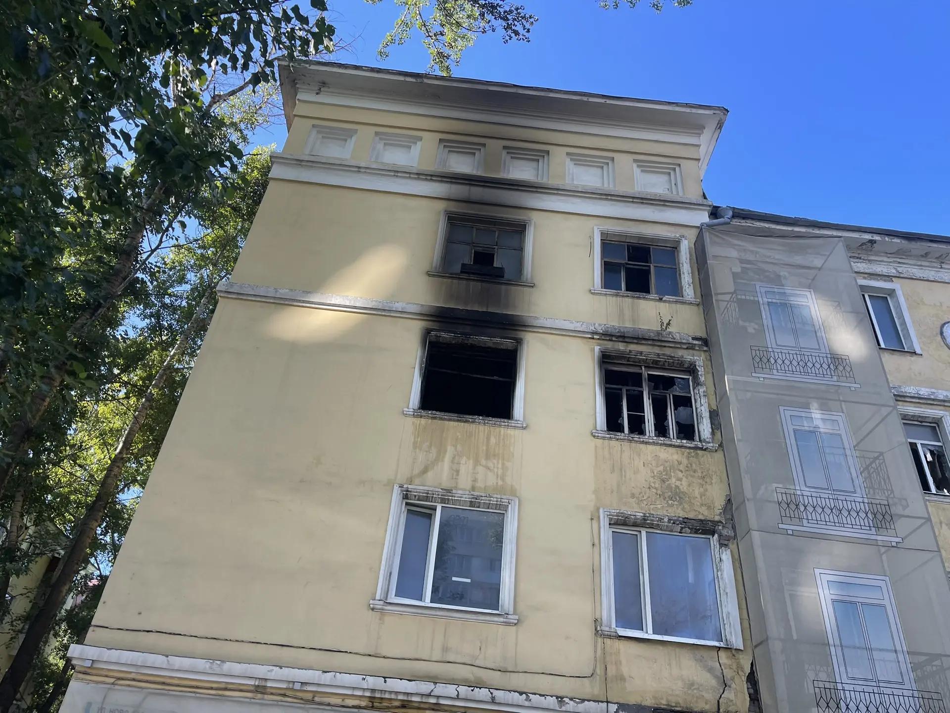 В Самаре 11 августа на Ново-Садовой тушили расселенную многоэтажку