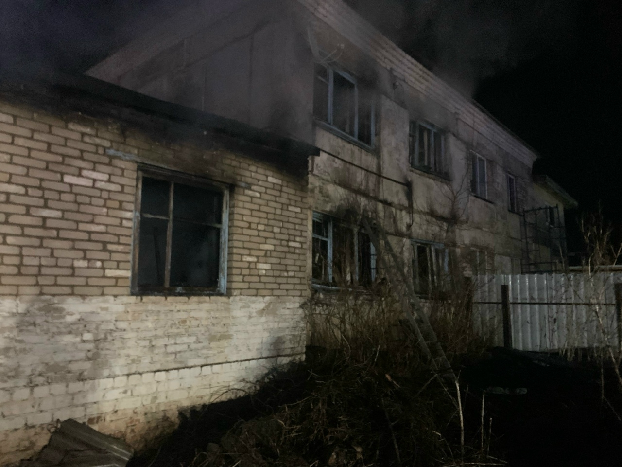 Квартира горела на 70 "квадратах" в селе Александровка