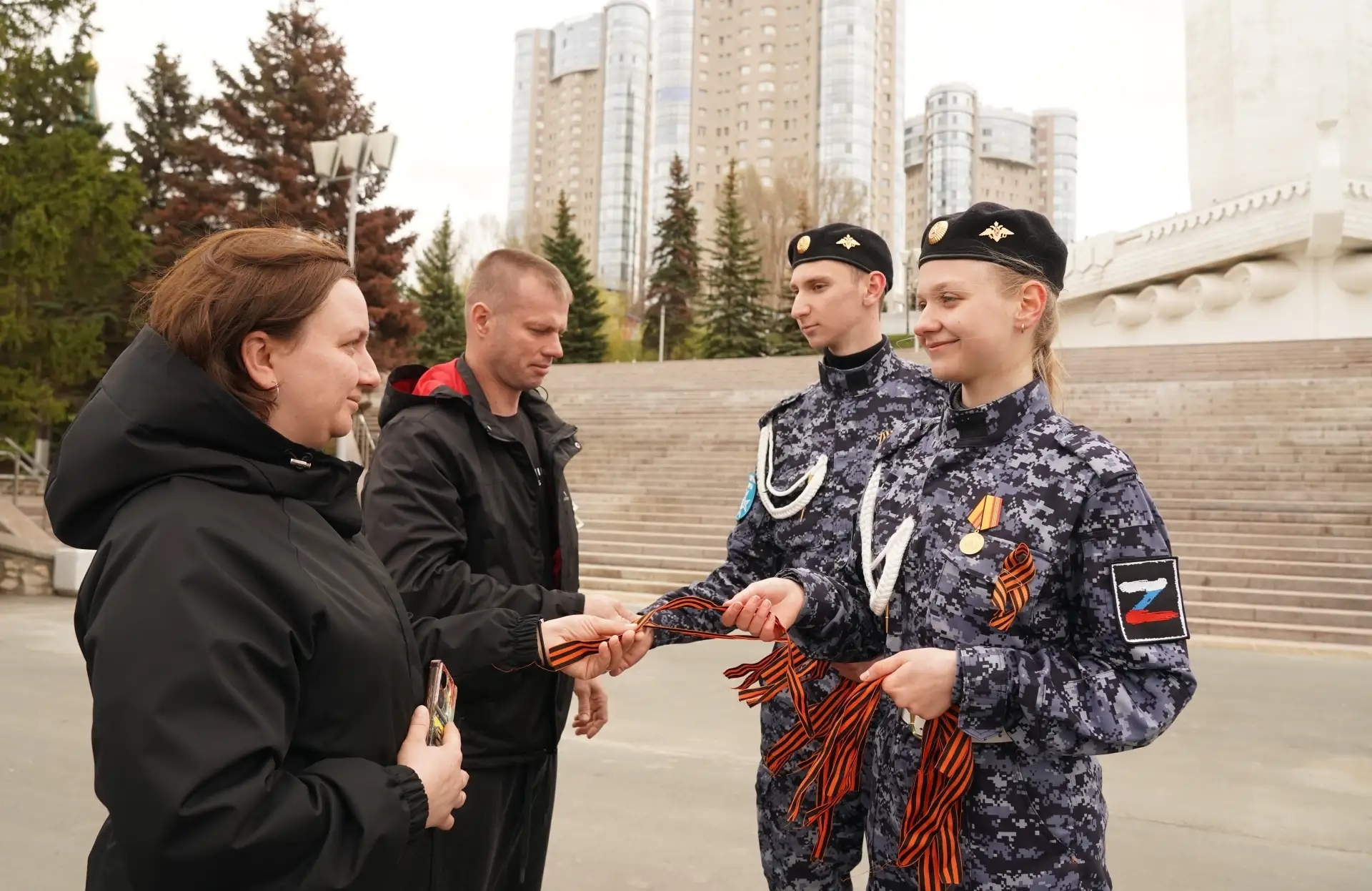В Самаре стартовала международная акция "Георгиевская лента"
