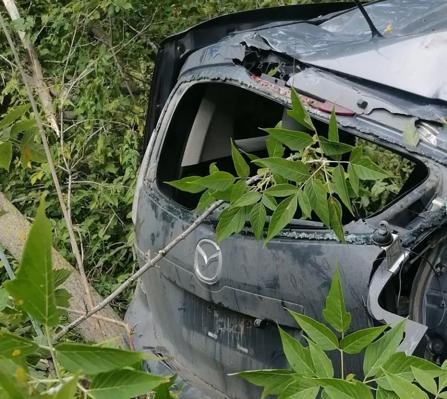 В Самарской области на трассе М5 "Урал" иномарка вылетела с дороги в овраг