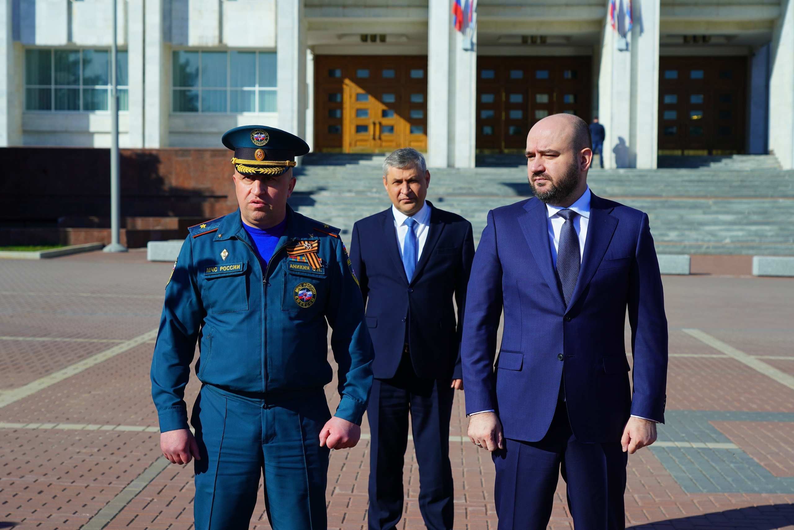 Взяли в расчет: губернатор передал новую технику пожарным