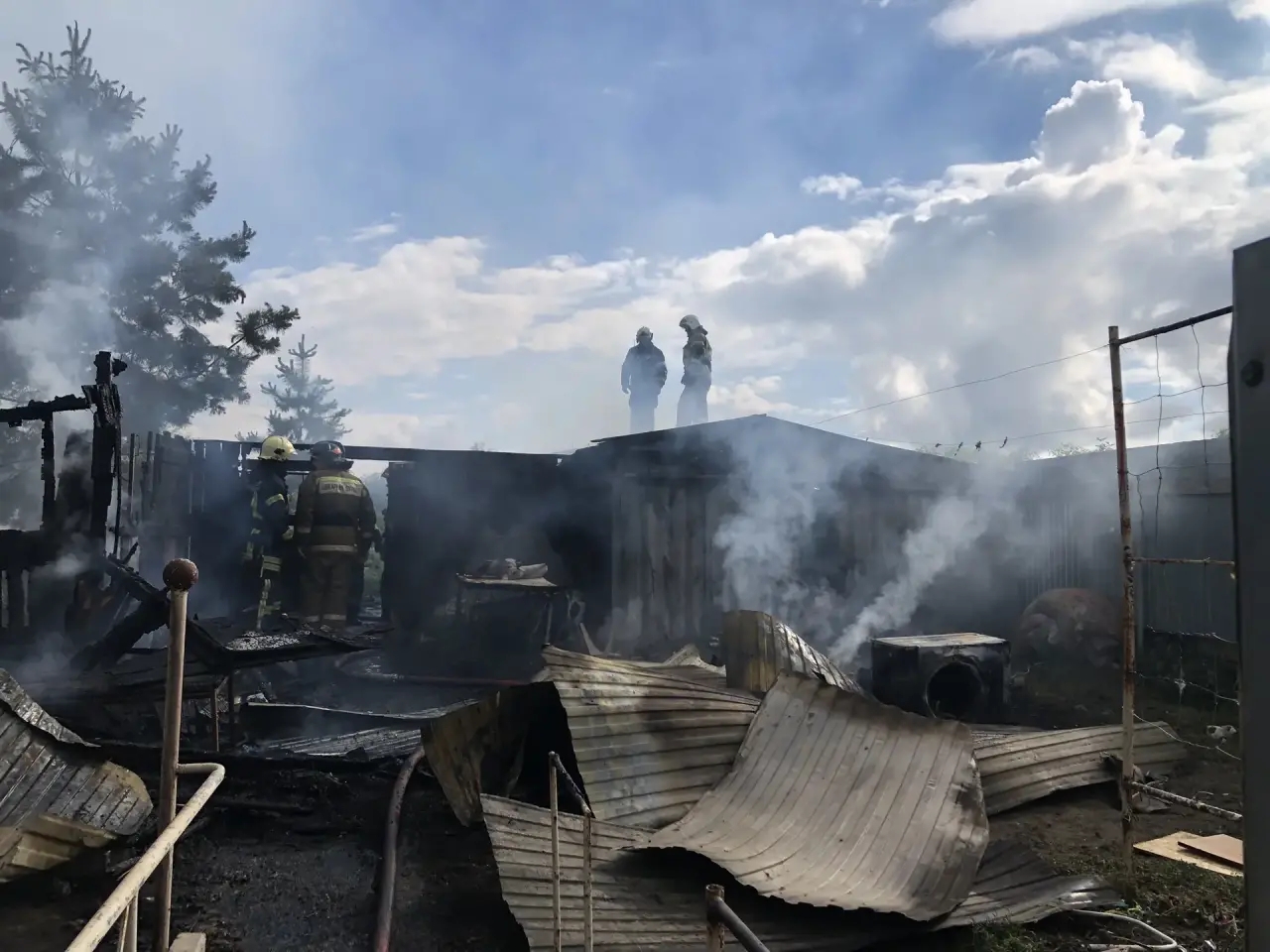 Жилой дом загорелся рано утром 2 июня под Самарой