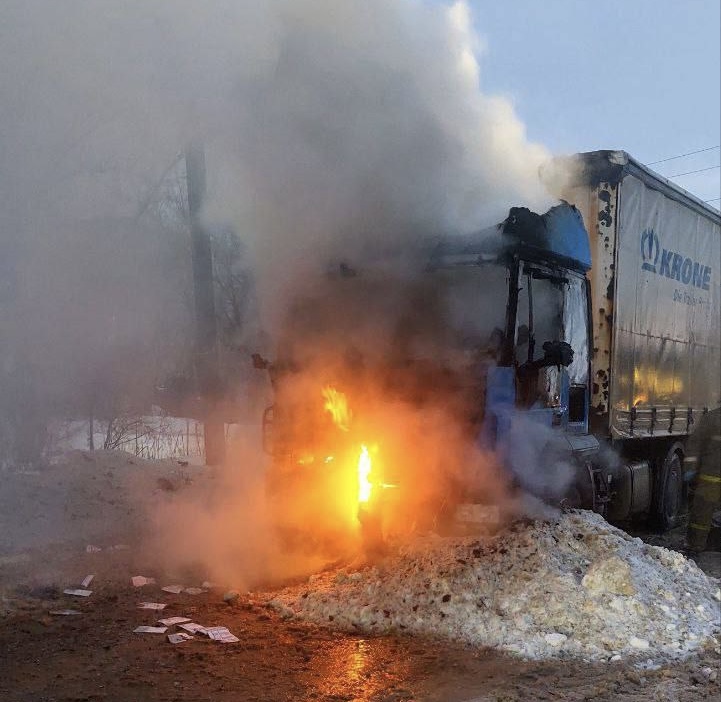 В Самарской области 6 января на ходу загорелось авто с пластиковыми бутылками