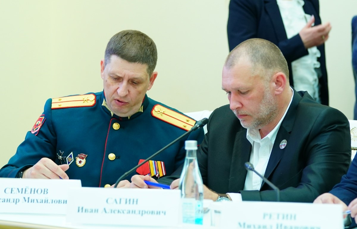 Вячеслав Федорищев 19 марта обсудил с участниками "Школы героев" реализацию их проектов и совершенствование программы