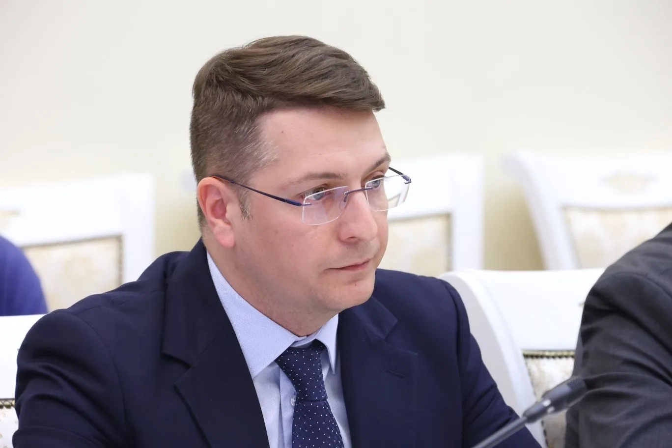 Ремонт больниц, навигация до села Ширяево, решения по точечной застройке: губернатор рассмотрел обращения граждан 
