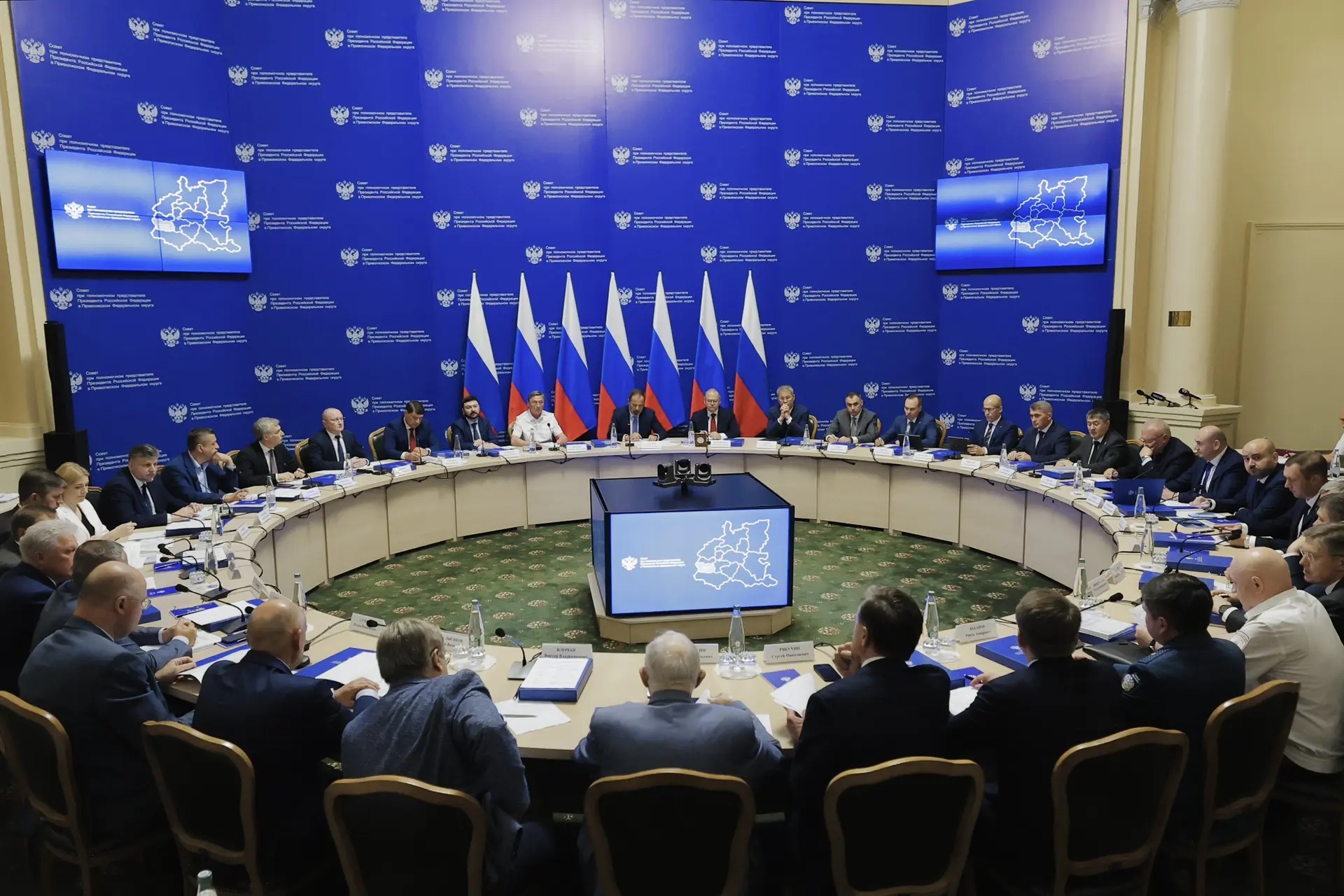 Вячеслав Федорищев на Совете округа доложил о поддержке участников СВО