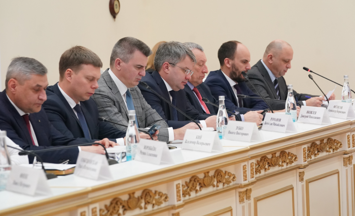ЖКХ, обращения жителей, безопасность дорог: Вячеслав Федорищев рассказал о главных темах оперативного совещания 26 января