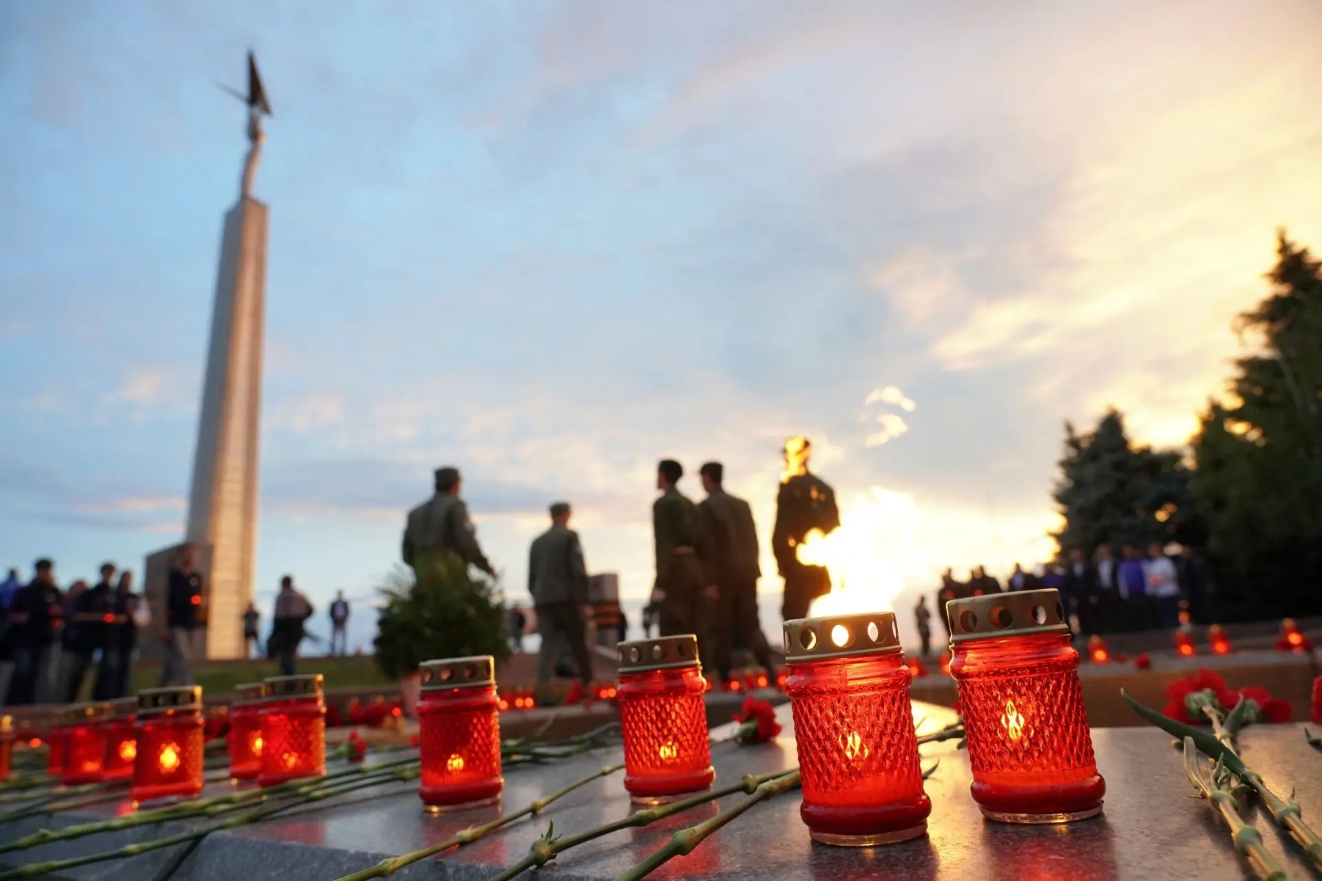 22 июня в Самаре зажгли свечи в память о 27 млн погибших в Великой Отечественной войне