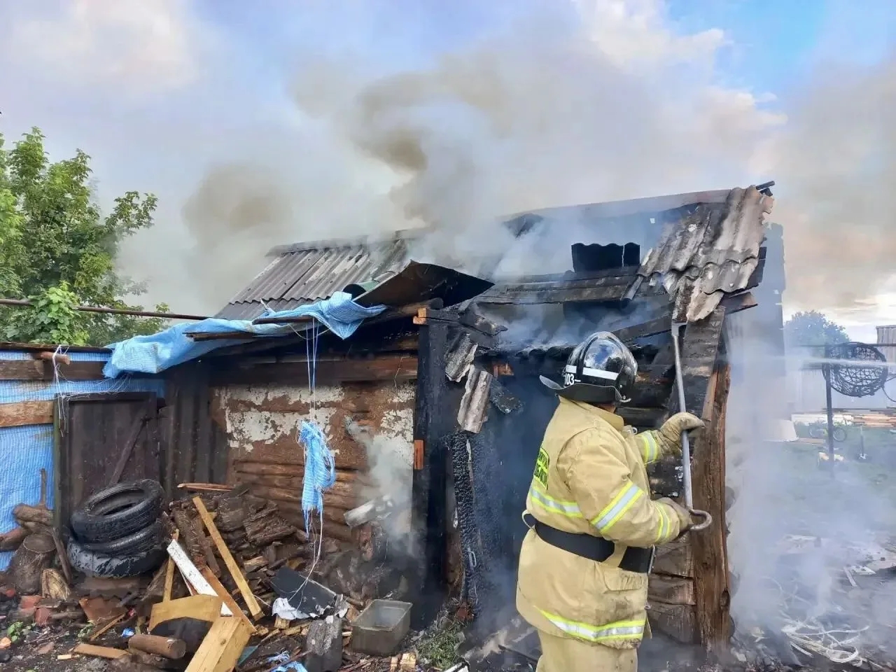 В Похвистневском районе полыхала баня на 15 "квадратах"