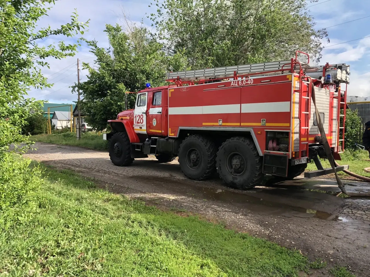 Жилой дом загорелся рано утром 2 июня под Самарой