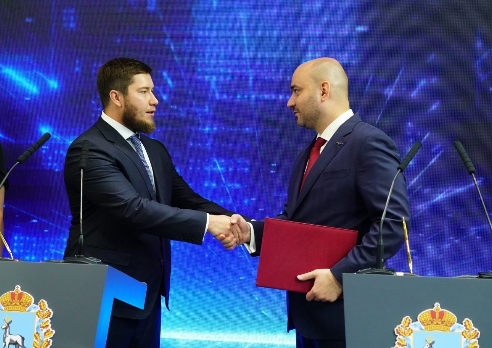 Губернатор Вячеслав Федорищев подписал соглашение с руководством завода стальных колес