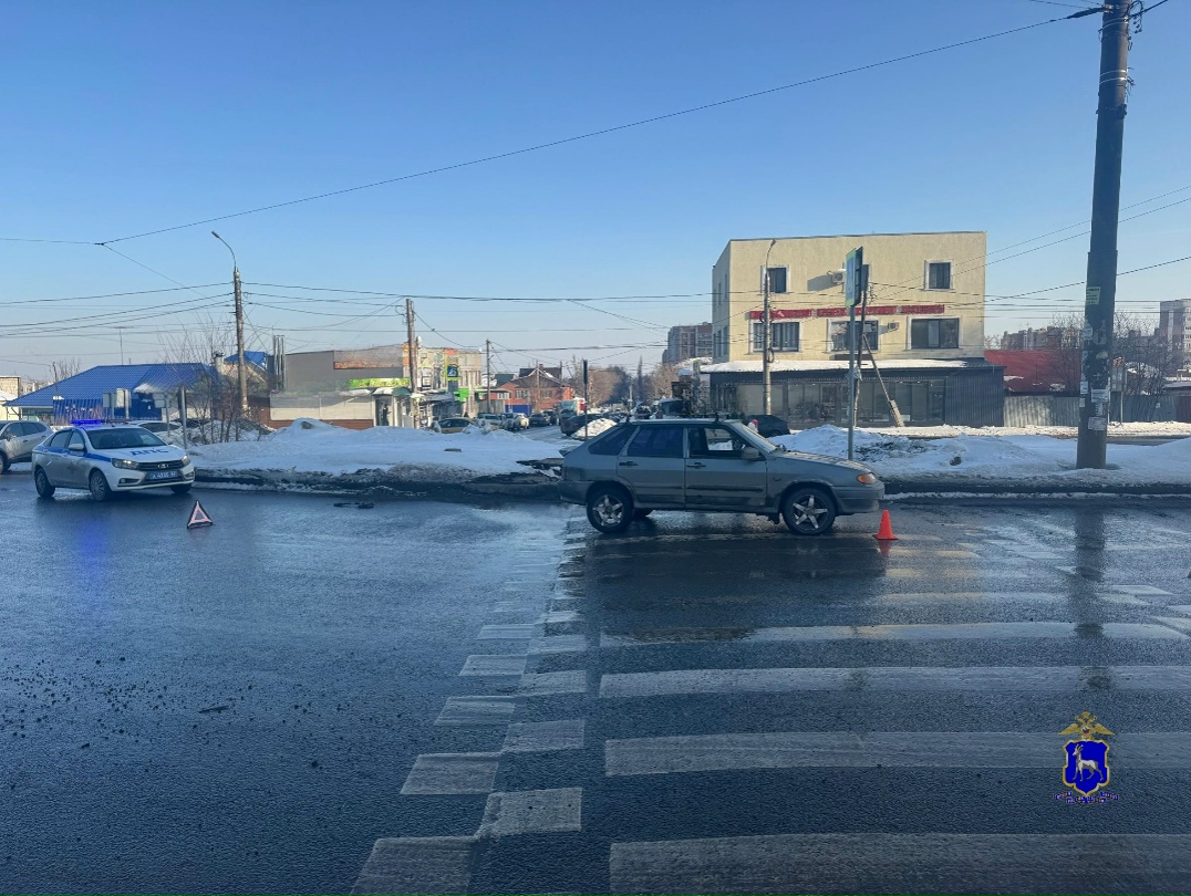 В Самаре 21-летний водитель на "четырнадцатой" сбил двух юношей на зебре