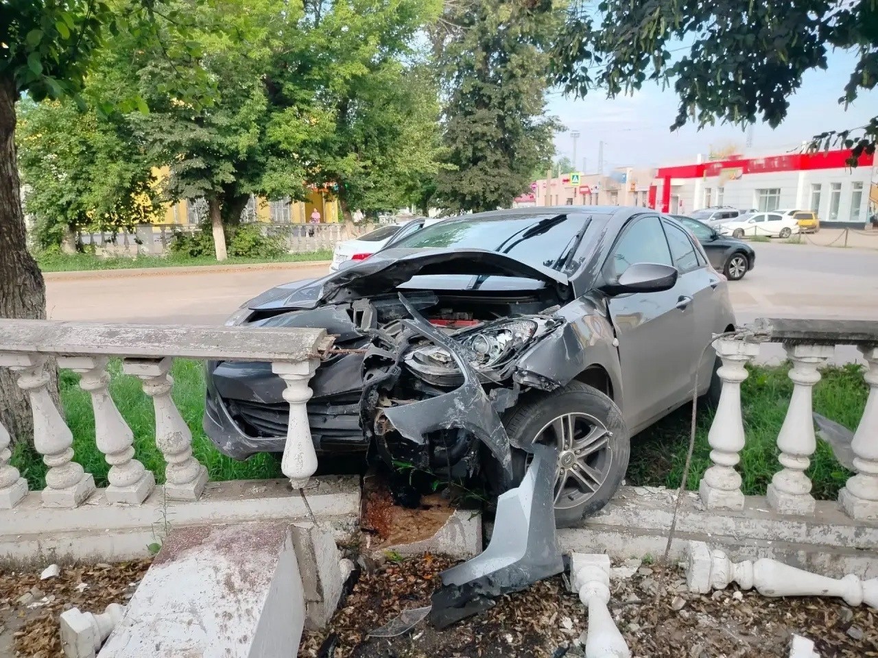 Под Самарой пострадал пассажир Hyundai, наехавшего на препятствие