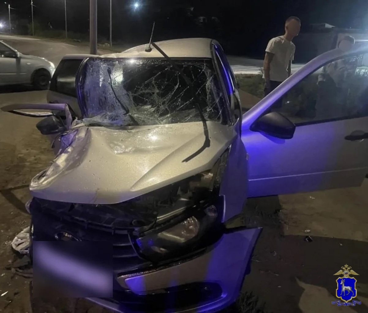 В Самаре начинающий водитель на "Гранте" врезался в Nissan