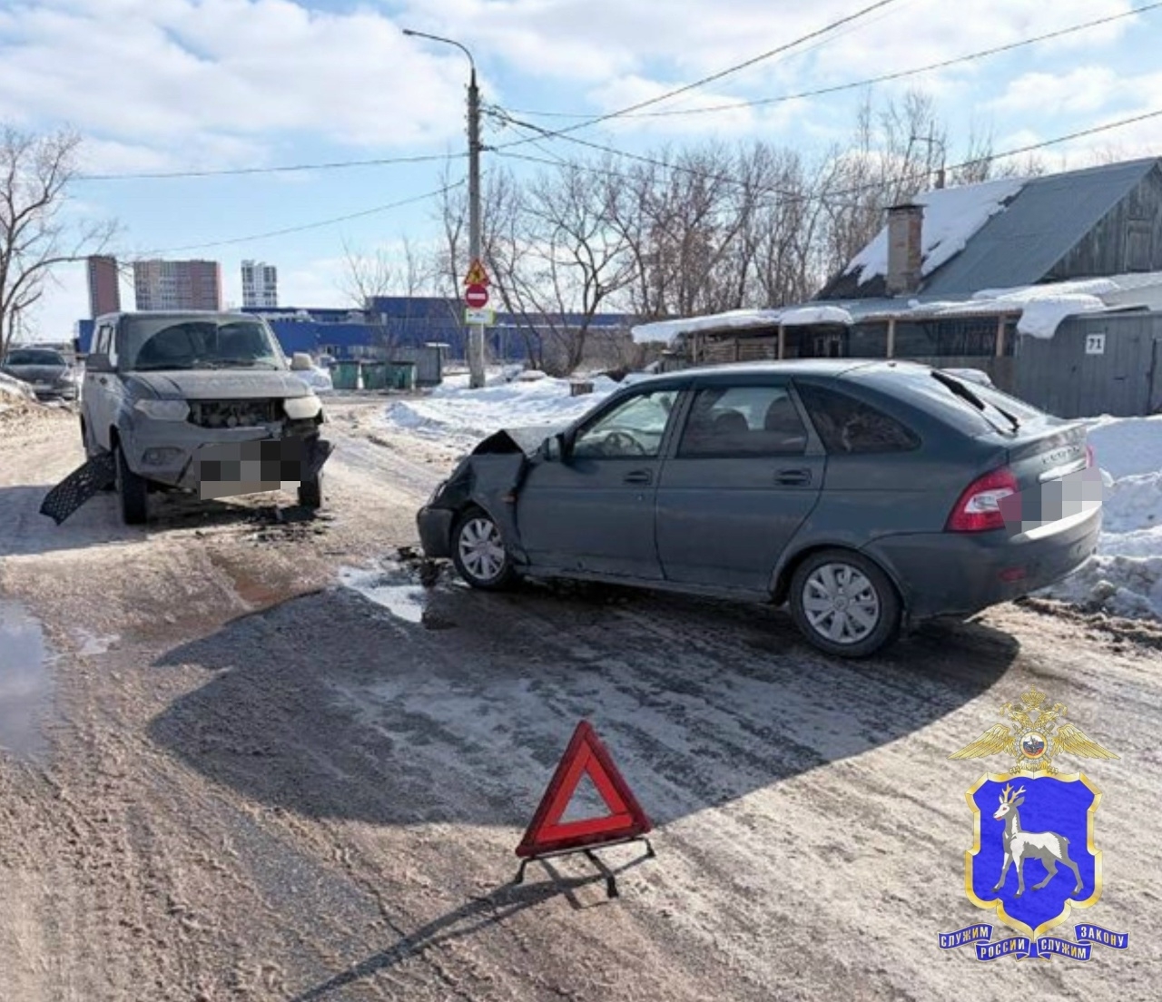 В Тольятти мужчина на "Опеле" врезался в грузовик
