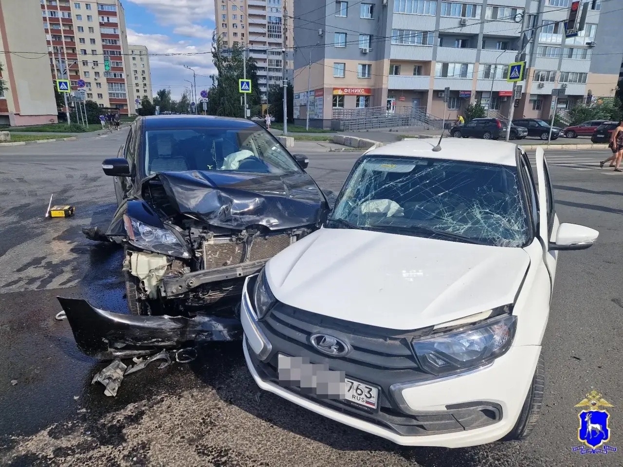 Женщина и ребенок пострадали в ДТП с "Грантой" и "Маздой" в Самаре