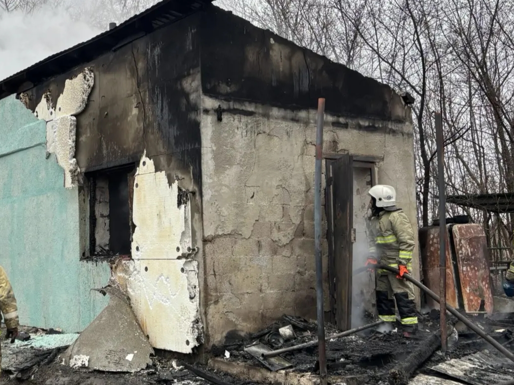 Человек погиб во время пожара в селе Дубовый Умет