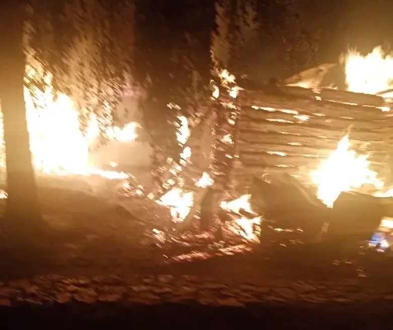 Ночью 26 мая во время пожара в частном доме в селе Березовка погиб человек