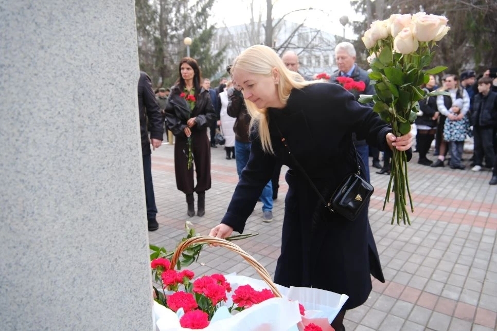 В Тольятти установили бюст в память о защитнике Родины Виталии Шаповалове