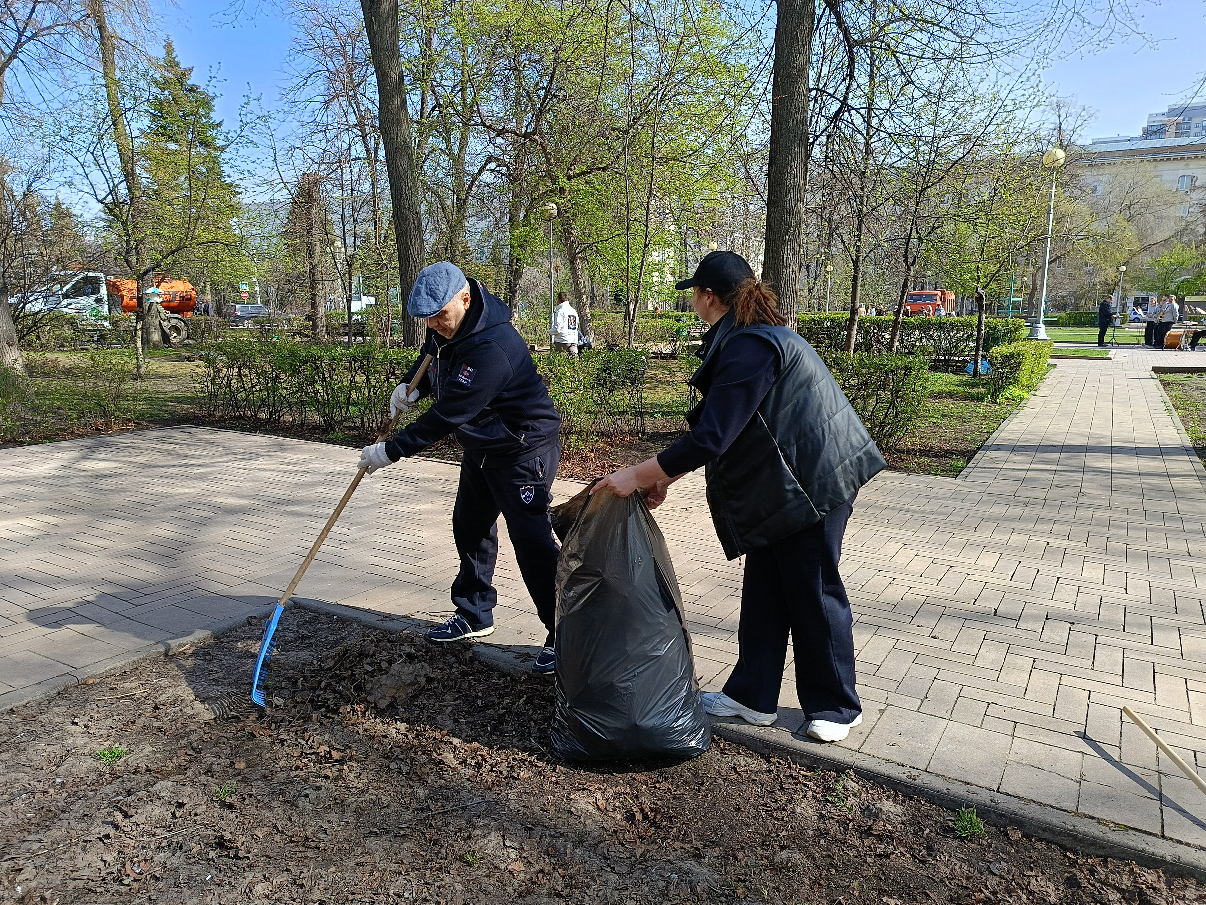 Более 1500 тонн мусора собрали на общегородском субботнике в Самаре