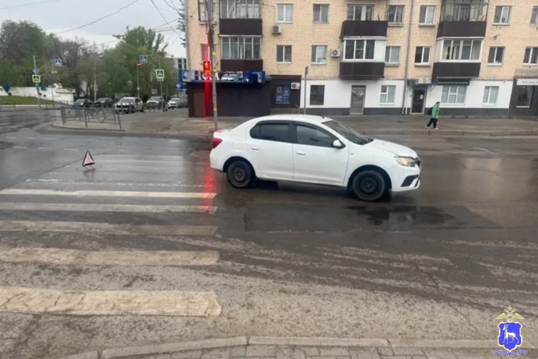 В Самаре мужчина на "Рено" сбил 88-летнюю женщину на светофоре