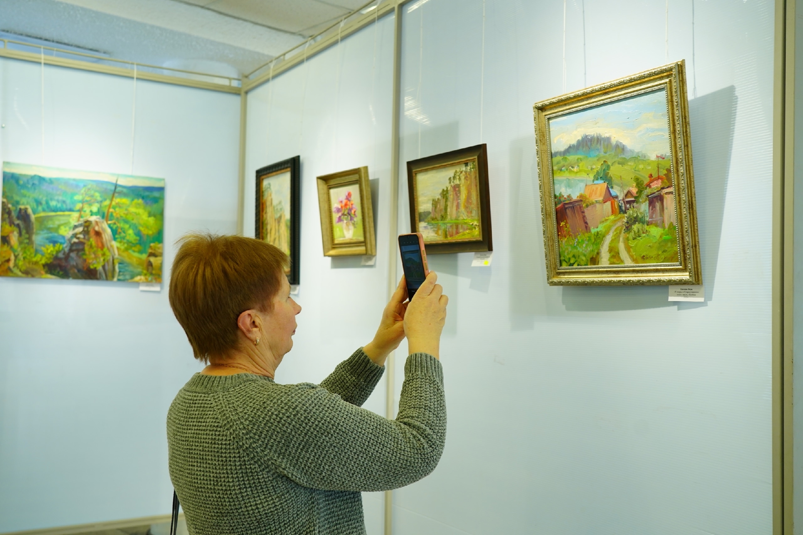К вулканам и горным рекам: в Самаре открыли выставку живописи и графики, вдохновленную путешествиями