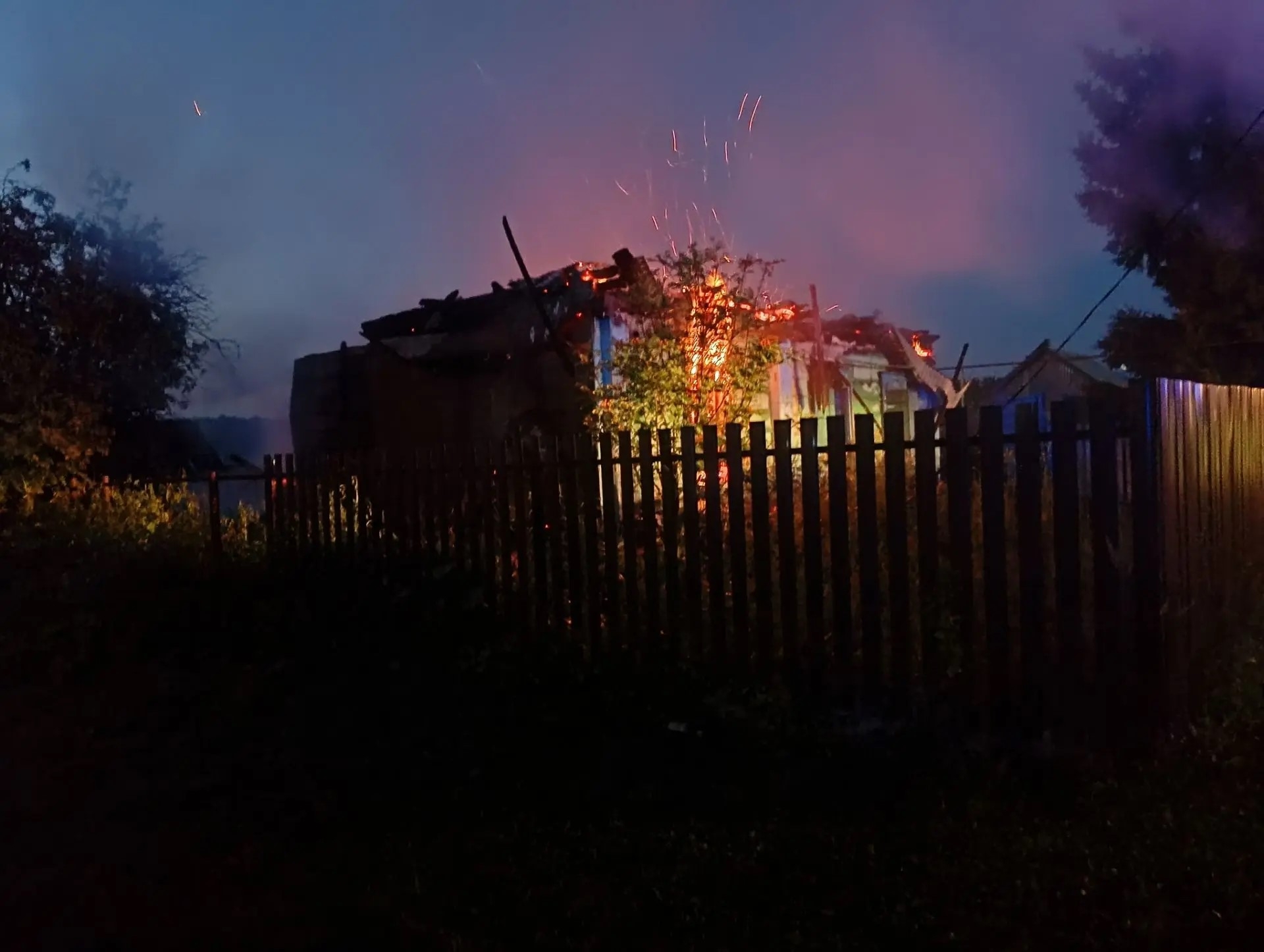 Ночью 21 июля в деревне Малое Микушкино сгорел жилой дом