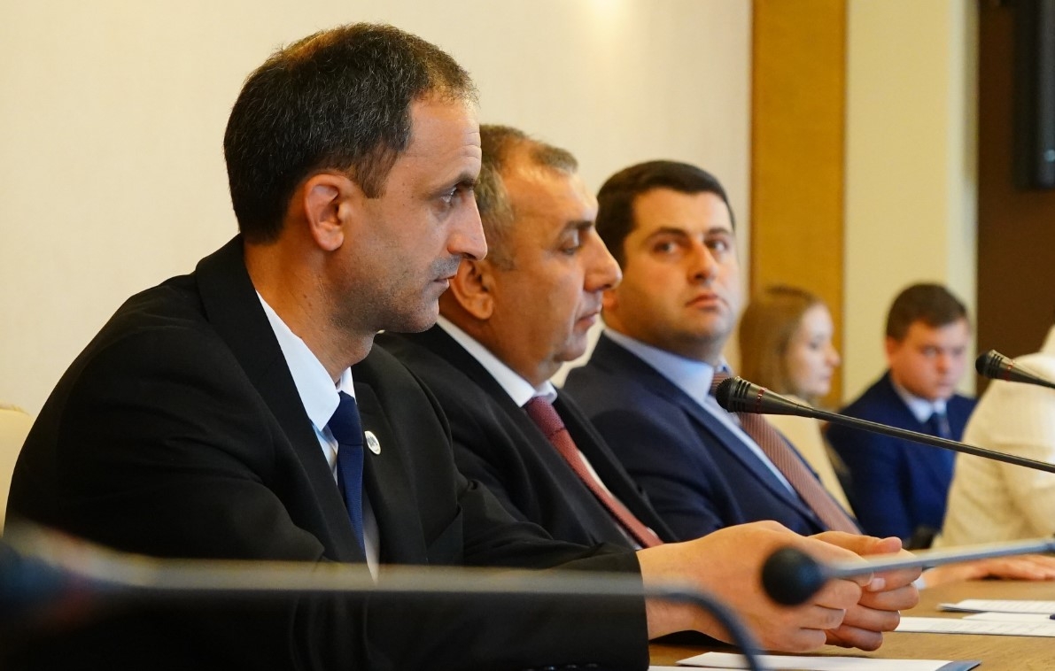 Губернатор Самарской области провел рабочую встречу с главой Спитакской общины Республики Армения 