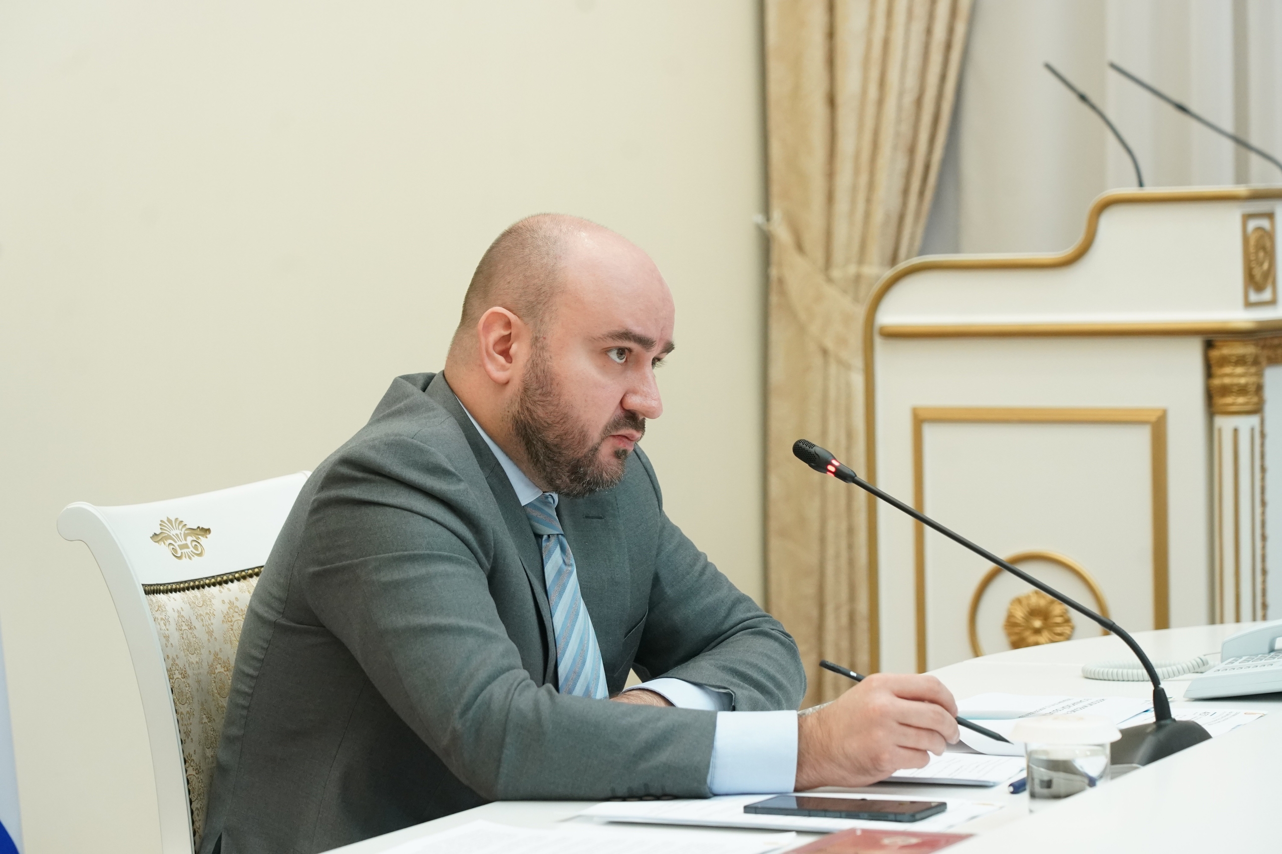 Вячеслав Федорищев выразил соболезнования семье ребенка, погибшего от падения дерева