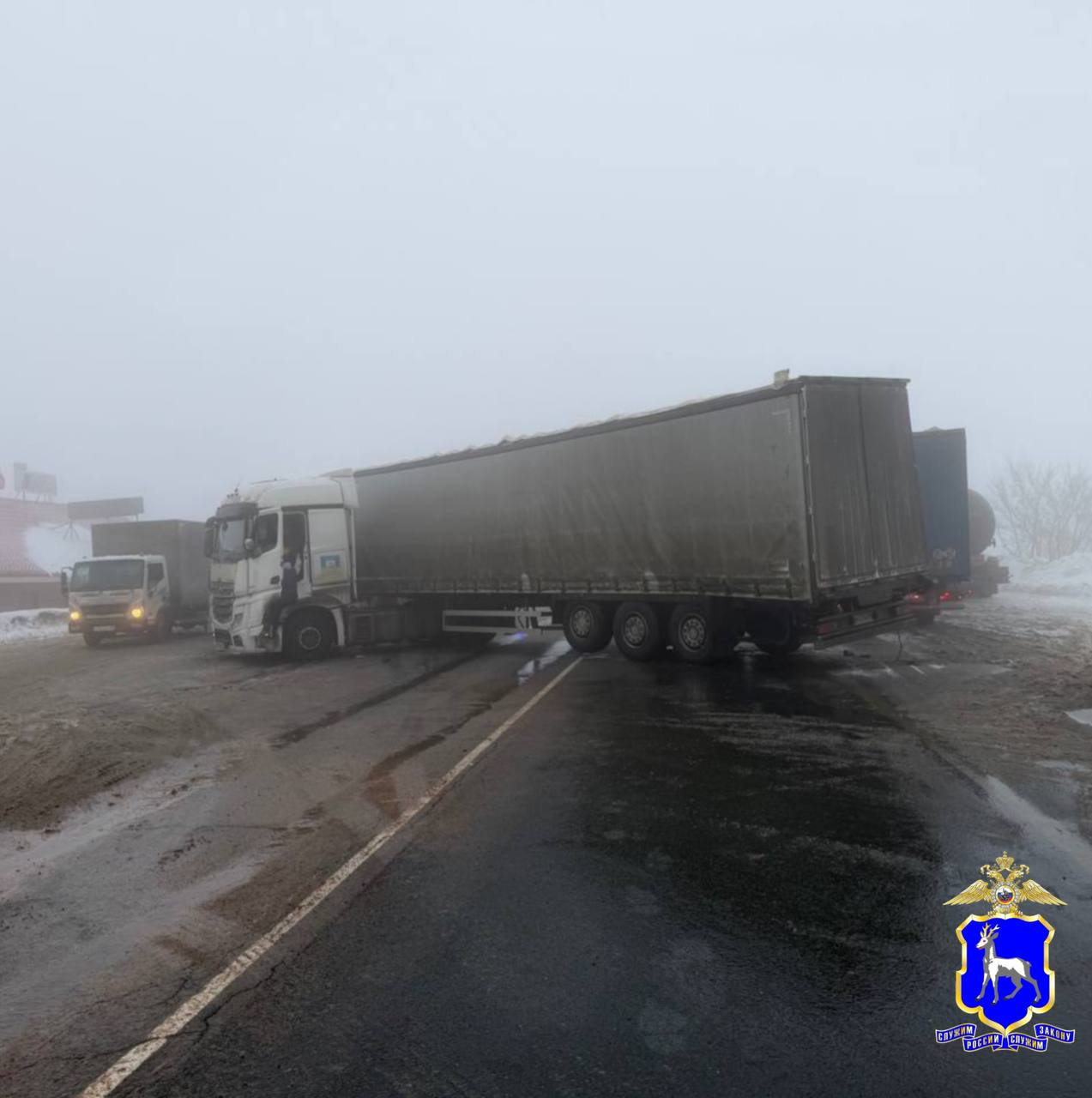 В Самарской области 3 марта на трассе случилась массовая авария с тремя грузовиками 