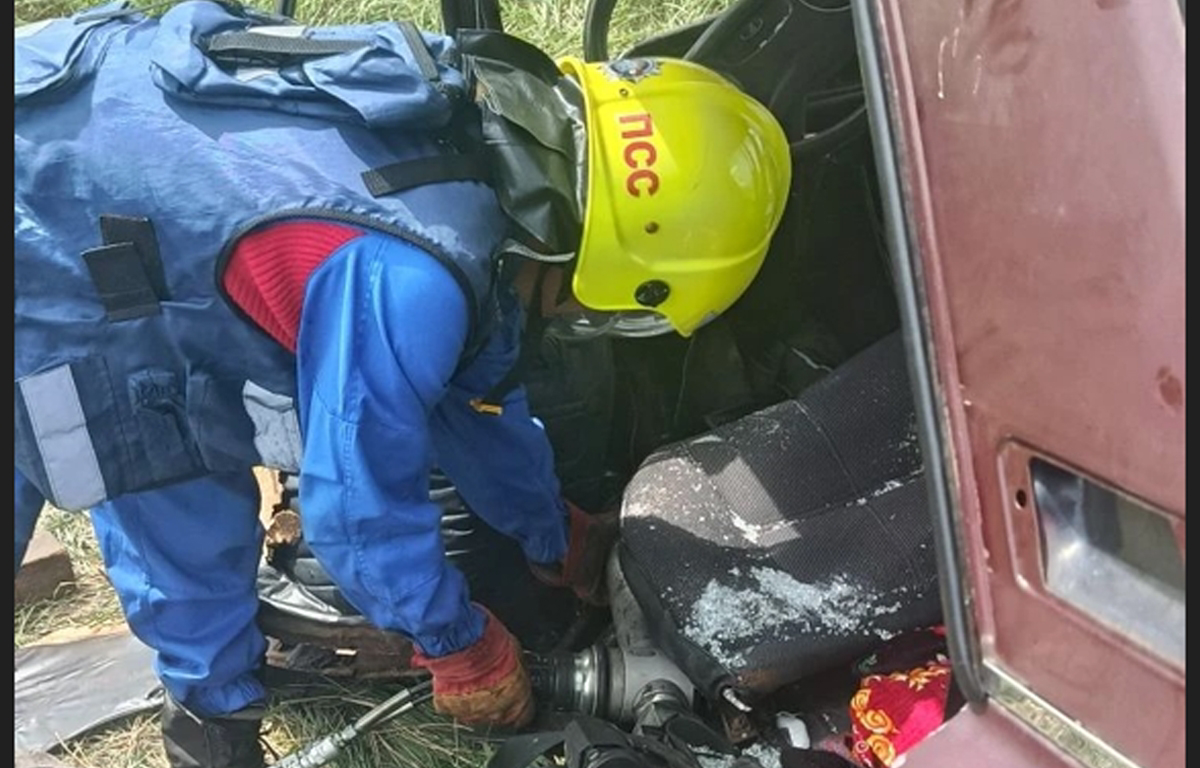 В Самарской области спасли водителя искореженной после ДТП "семерки"