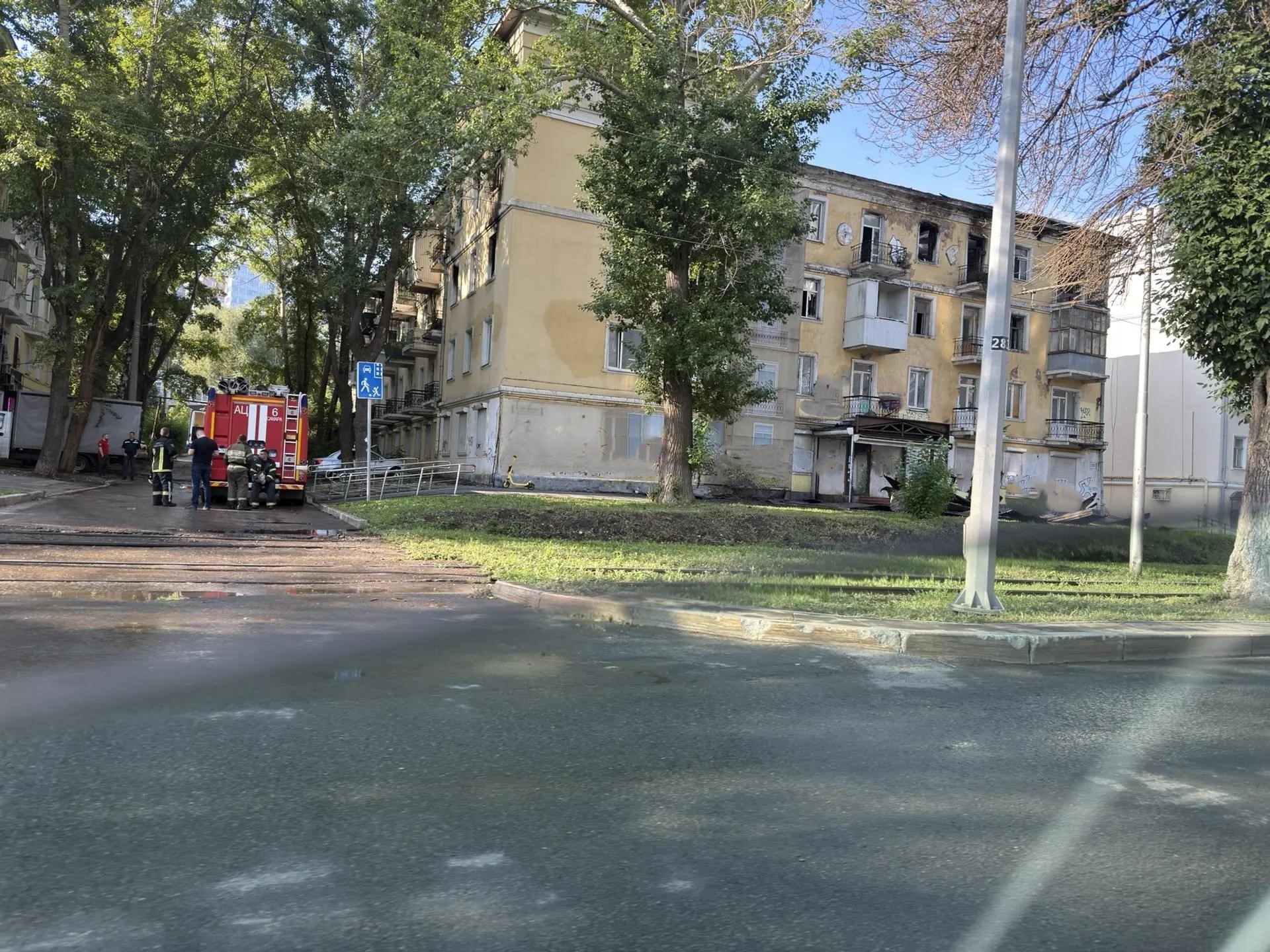 В Самаре расселенная многоэтажка на Ново-Садовой загорелась в третий раз за август