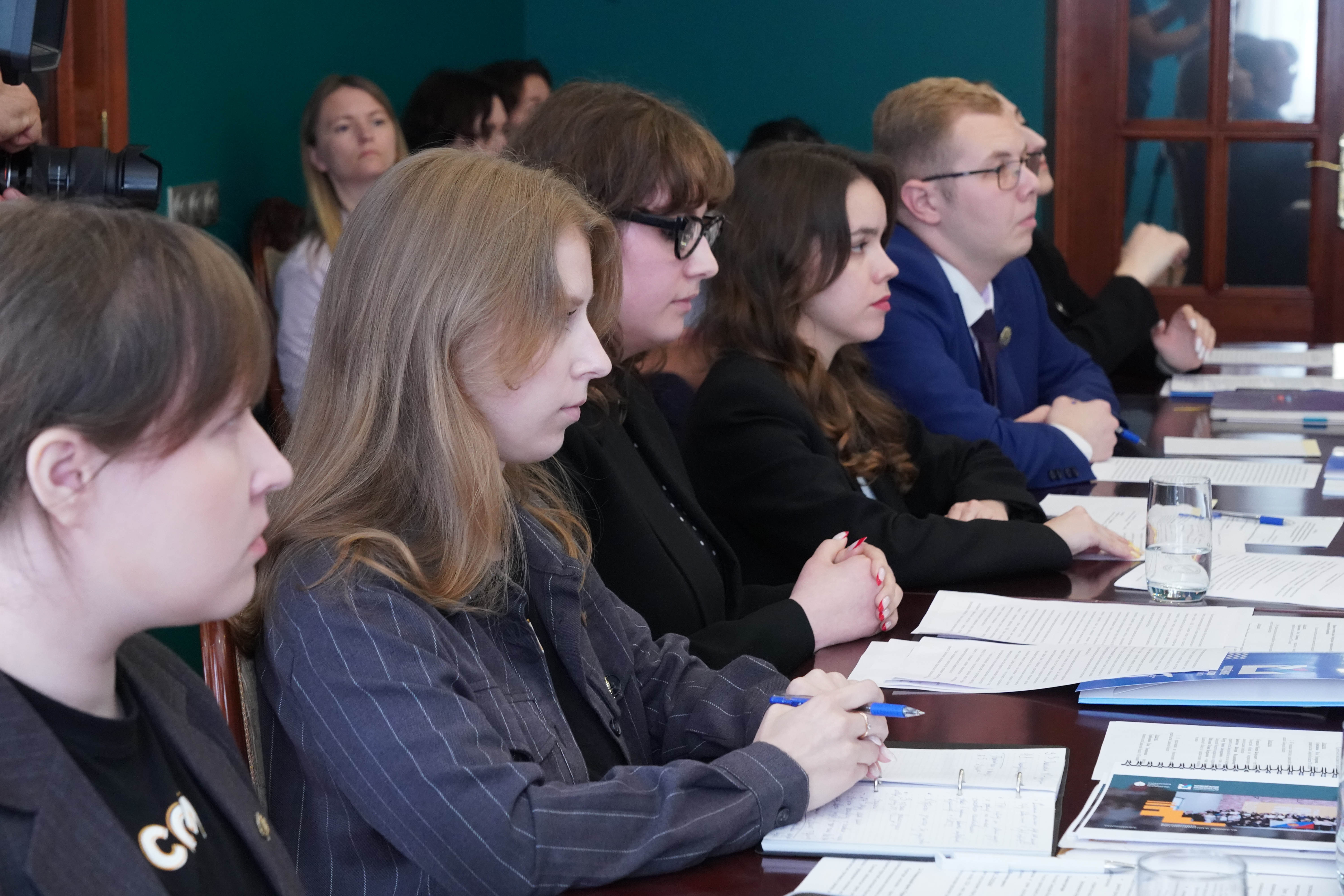Вячеслав Федорищев отметил значимость инициатив молодежного правительства региона