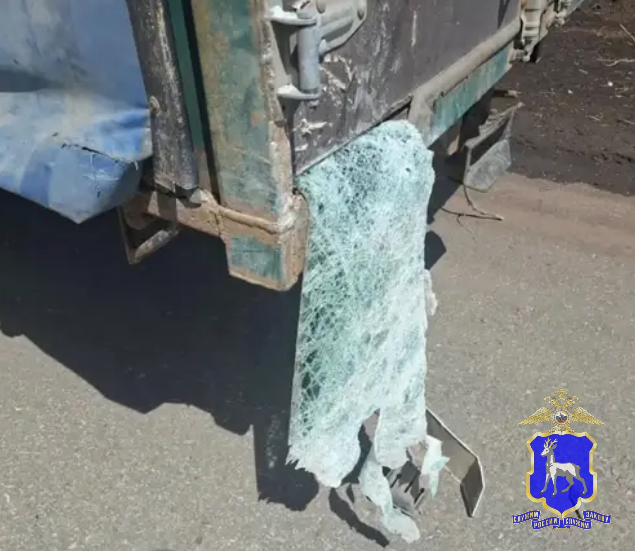 В Тольятти "Гранта" на скорости въехала в попутный грузовик