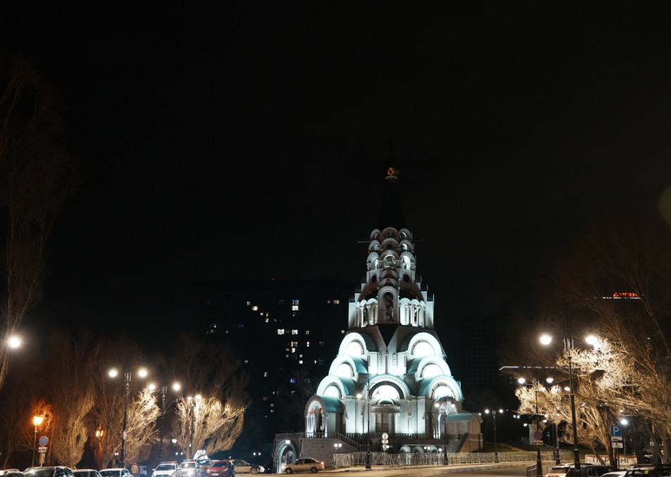 Фоторепортаж: самарцы встретили Пасху в Софийском соборе