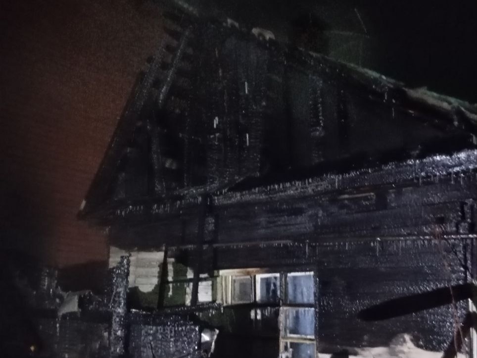 В Смышляевке сгорел жилой дом с баней