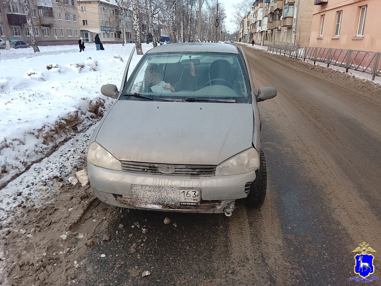 В Самаре водитель трактора оказался в больнице после столкновения с Renault Logan