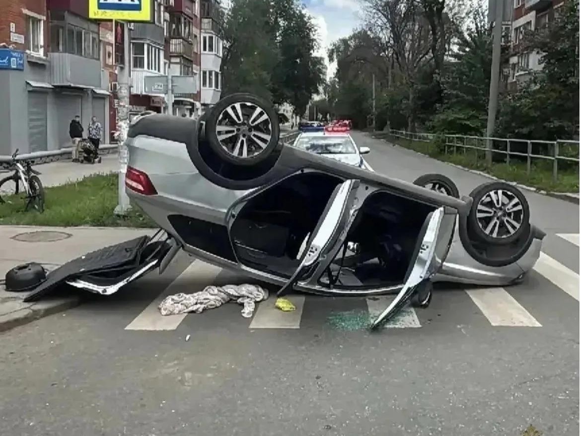 Ребенок и трое взрослых пострадали в ДТП с автобусом и "Вестой" в Самаре