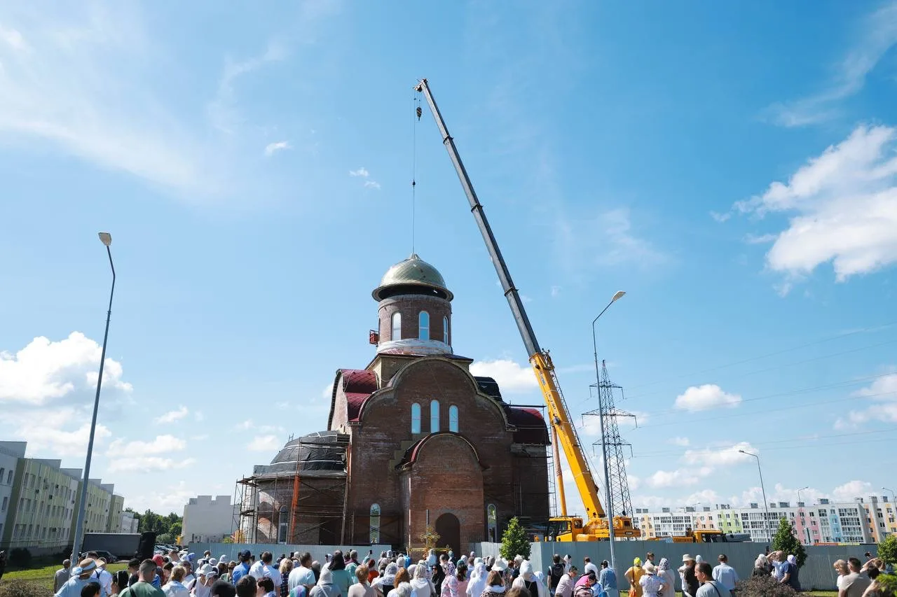 Вячеслав Федорищев принял участие в освящении купола храма во имя священномученика Киприана и мученицы Иустины
