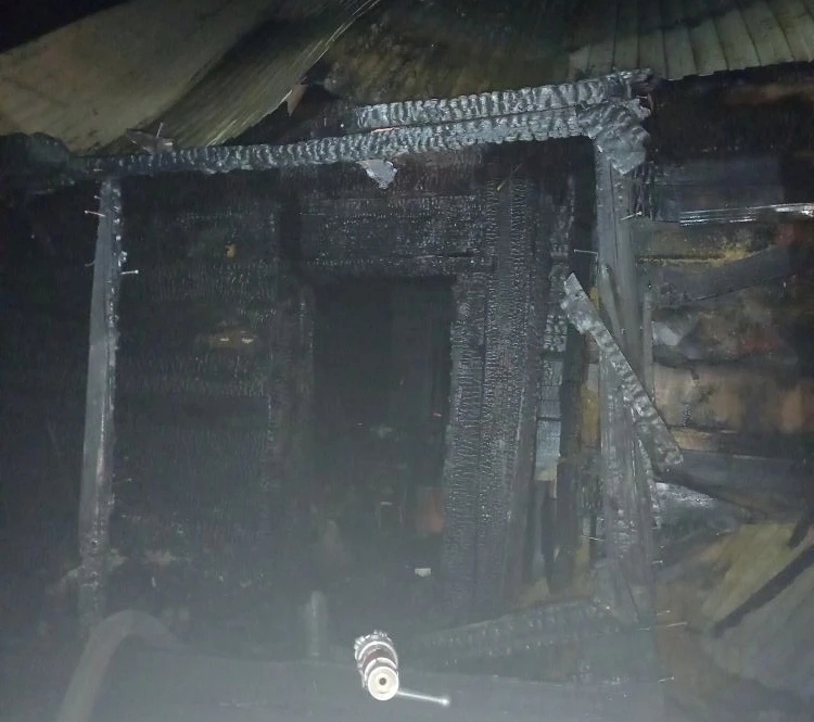 Две женщины погибли в ночном пожаре 29 мая в частном доме в Приволжье