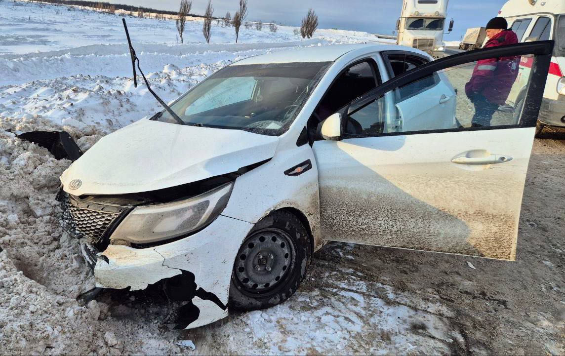 В Самарской области 10 февраля пострадала женщина в аварии с грузовиком