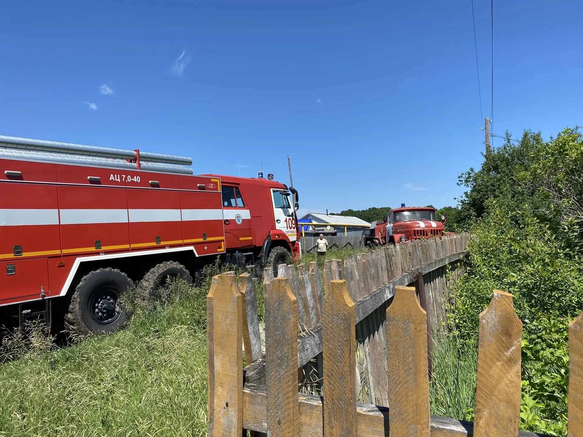 В Сергиевском районе потушили пожар в доме на 20 "квадратах"