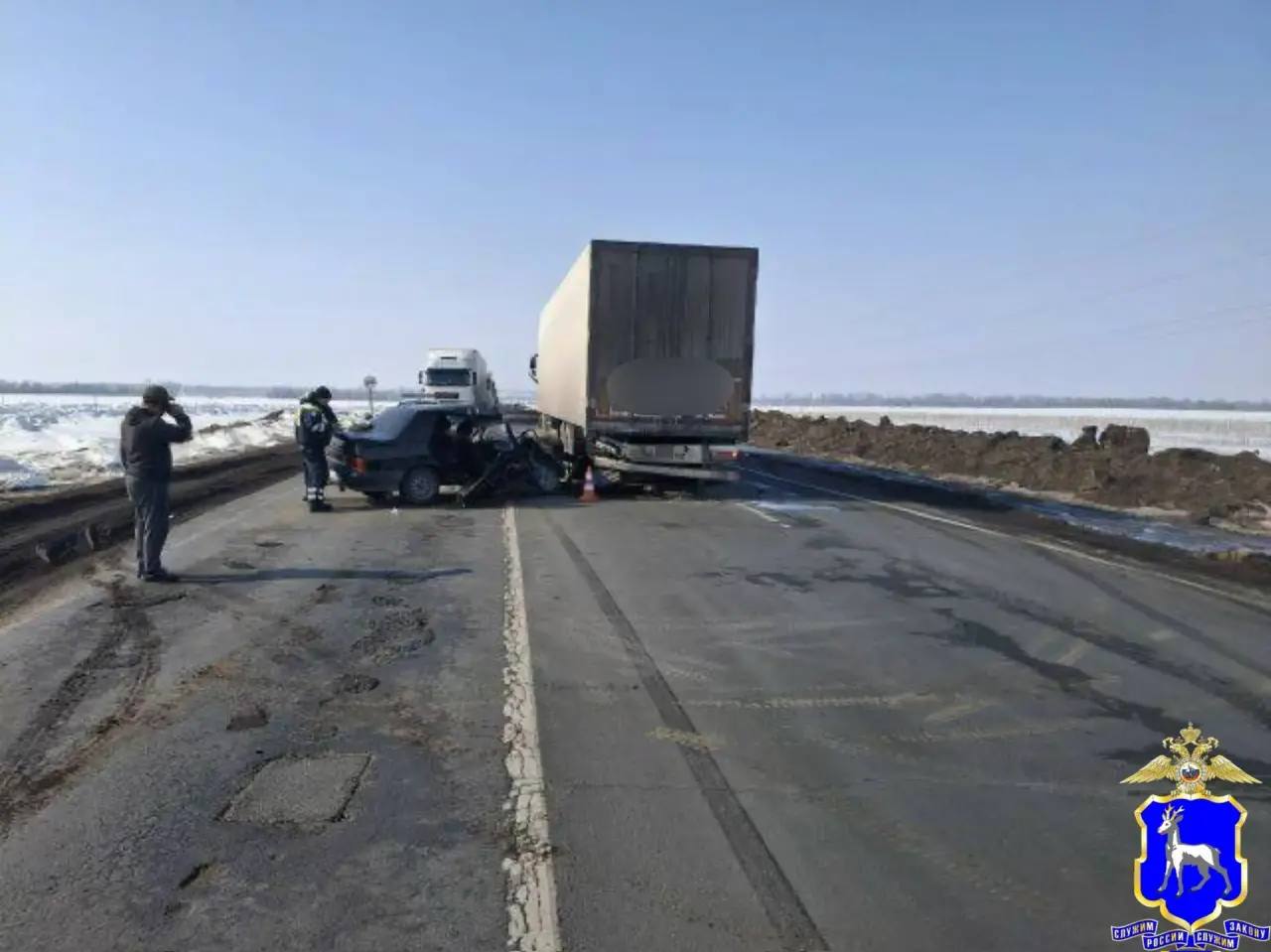 В Самарской области 15 марта после столкновения "пятнадцатой" и фуры скончалась женщина 